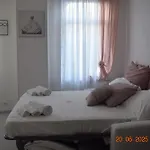E'