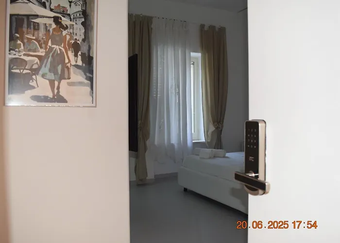 Διαμέρισμα E'