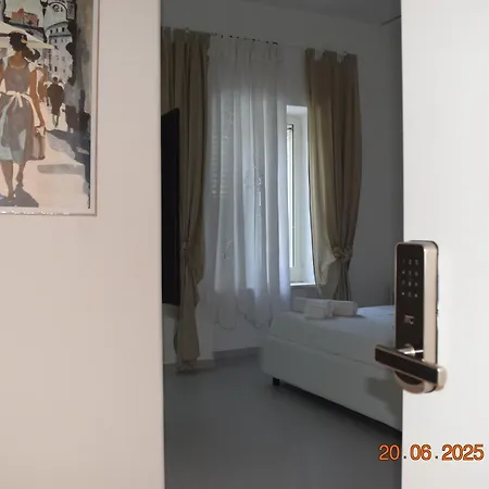 Apartament E'