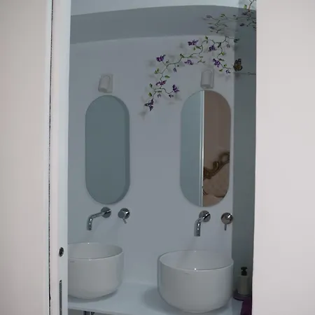 Apartament E' *